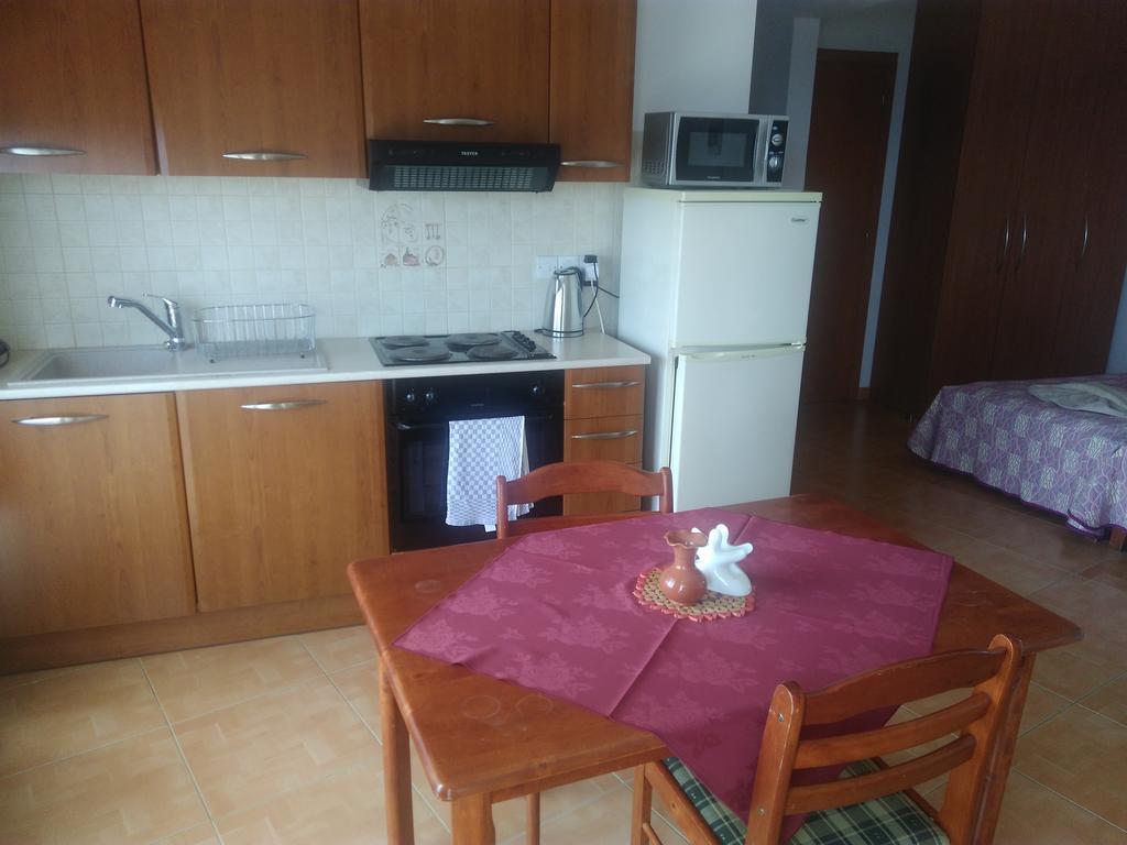 Yialos Apartments ปิสซูรี ภายนอก รูปภาพ